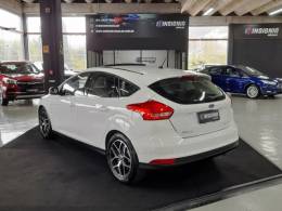 FORD - FOCUS - 2017/2018 - Branca - R$ 79.900,00