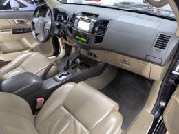 TOYOTA - HILUX SW4 - 2012/2012 - Preta - R$ 126.900,00