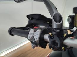 DUCATI - MULTISTRADA V2S - 2023/2023 - Vermelha - R$ 79.900,00