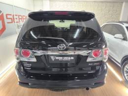 TOYOTA - HILUX SW4 - 2012/2012 - Preta - R$ 126.900,00