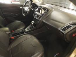 FORD - FOCUS - 2015/2016 - Prata - R$ 71.900,00