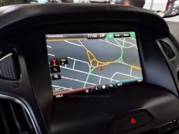 FORD - FOCUS - 2015/2016 - Branca - R$ 64.900,00