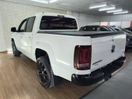 VOLKSWAGEN - AMAROK - 2017/2018 - Branca - R$ 95.900,00
