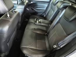 FORD - FOCUS - 2015/2016 - Branca - R$ 64.900,00