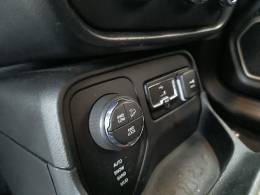 JEEP - RENEGADE - 2016/2017 - Branca - R$ 79.900,00