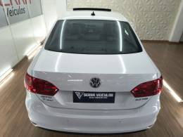 VOLKSWAGEN - JETTA - 2012/2012 - Branca - R$ 68.900,00