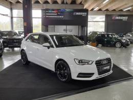AUDI - A3 - 2013/2014 - Branca - R$ 76.900,00
