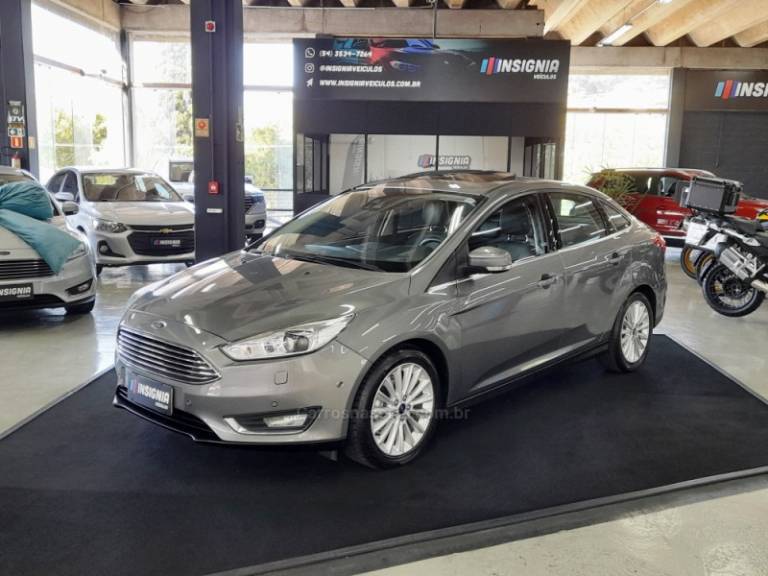 FORD - FOCUS - 2015/2016 - Cinza - R$ 69.900,00