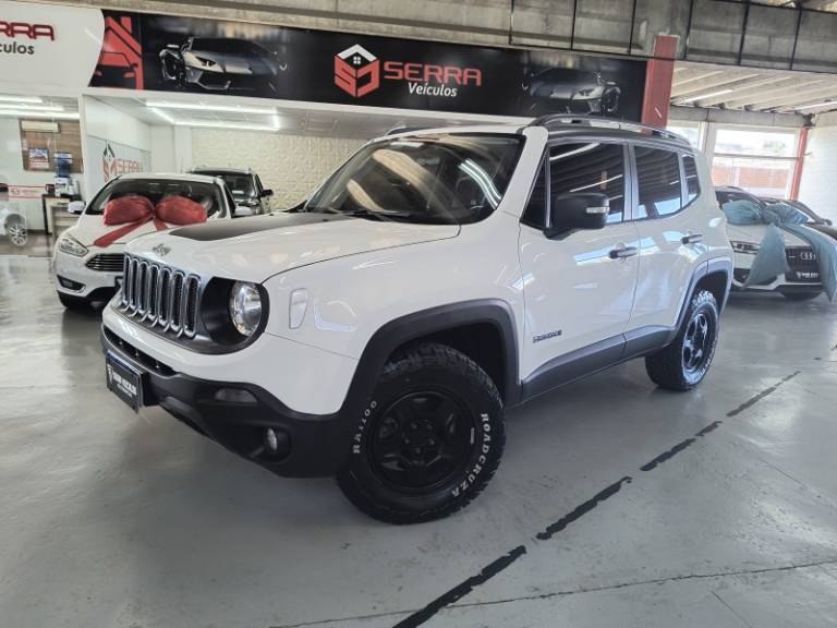 JEEP - RENEGADE - 2016/2017 - Branca - R$ 81.900,00