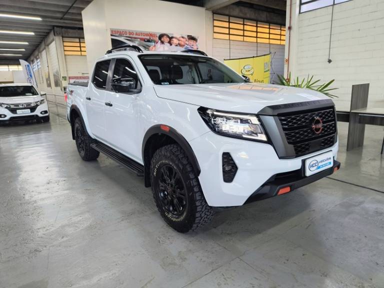 NISSAN - FRONTIER - 2023/2024 - Branca - R$ 238.900,00