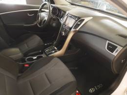 HYUNDAI - I30 - 2014/2015 - Branca - R$ 71.900,00