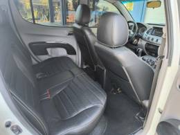 MITSUBISHI - L200 TRITON - 2015/2015 - Branca - R$ 125.900,00