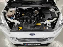 FORD - FOCUS - 2017/2018 - Branca - R$ 77.900,00