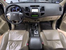 TOYOTA - HILUX SW4 - 2012/2012 - Preta - R$ 126.900,00