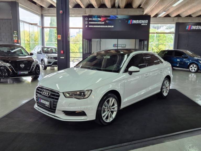 AUDI - A3 - 2015/2016 - Branca - R$ 114.900,00