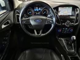 FORD - FOCUS - 2015/2016 - Branca - R$ 64.900,00