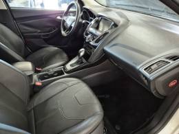 FORD - FOCUS - 2015/2016 - Branca - R$ 64.900,00