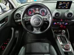 AUDI - A3 - 2015/2016 - Branca - R$ 114.900,00