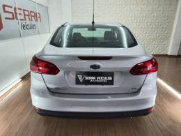 FORD - FOCUS - 2017/2017 - Prata - R$ 59.900,00