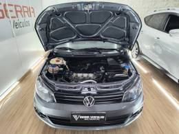 VOLKSWAGEN - VOYAGE - 2016/2017 - Cinza - R$ 44.900,00