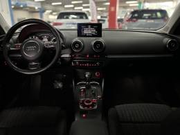 AUDI - A3 - 2013/2014 - Branca - R$ 95.900,00