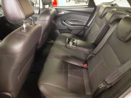 FORD - FOCUS - 2015/2016 - Prata - R$ 71.900,00
