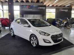 HYUNDAI - I30 - 2014/2015 - Branca - R$ 71.900,00