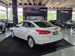 FORD - FOCUS - 2016/2016 - Branca - R$ 67.900,00