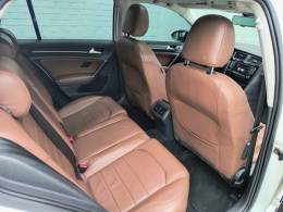 VOLKSWAGEN - GOLF - 2014/2015 - Branca - R$ 85.900,00