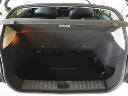 CHEVROLET - ONIX - 2021/2022 - Branca - R$ 89.900,00