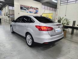 FORD - FOCUS - 2015/2016 - Prata - R$ 61.900,00