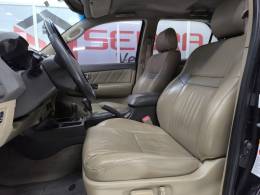 TOYOTA - HILUX SW4 - 2012/2012 - Preta - R$ 126.900,00