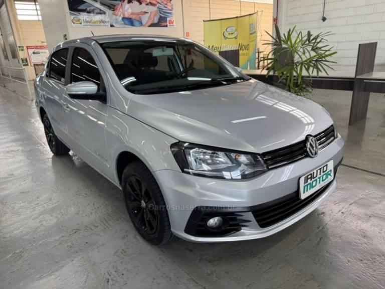 VOLKSWAGEN - VOYAGE - 2017/2017 - Prata - R$ 51.900,00