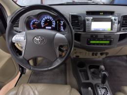 TOYOTA - HILUX SW4 - 2012/2012 - Preta - R$ 126.900,00