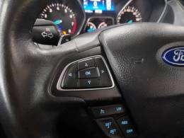 FORD - FOCUS - 2015/2016 - Prata - R$ 71.900,00