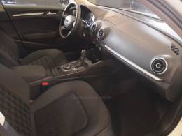 AUDI - A3 - 2013/2014 - Branca - R$ 76.900,00