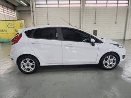 FORD - FIESTA - 2015/2016 - Branca - R$ 50.900,00