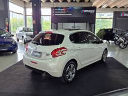 PEUGEOT - 208 - 2015/2016 - Branca - R$ 55.900,00
