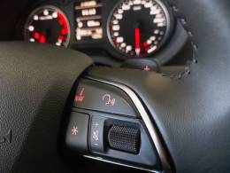 AUDI - A3 - 2013/2014 - Branca - R$ 76.900,00