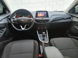 CHEVROLET - ONIX - 2023/2024 - Branca - R$ 89.900,00
