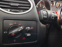 FORD - FOCUS - 2013/2013 - Branca - R$ 47.900,00