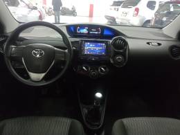 TOYOTA - ETIOS - 2019/2020 - Branca - R$ 61.900,00