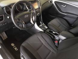 HYUNDAI - I30 - 2014/2015 - Branca - R$ 71.900,00