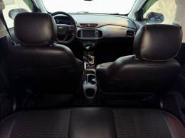 CHEVROLET - ONIX - 2017/2018 - Branca - R$ 62.900,00