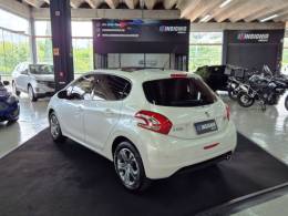 PEUGEOT - 208 - 2015/2016 - Branca - R$ 55.900,00