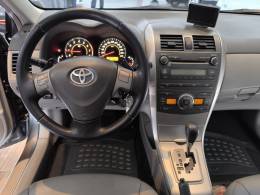 TOYOTA - COROLLA - 2010/2011 - Cinza - R$ 58.900,00