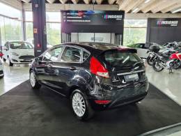 FORD - FIESTA - 2015/2016 - Preta - R$ 56.900,00