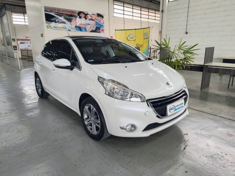 PEUGEOT - 208 - 2015/2015 - Branca - R$ 48.900,00