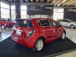 CHEVROLET - SONIC - 2012/2013 - Vermelha - R$ 39.900,00