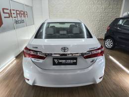 TOYOTA - COROLLA - 2014/2015 - Branca - R$ 81.900,00